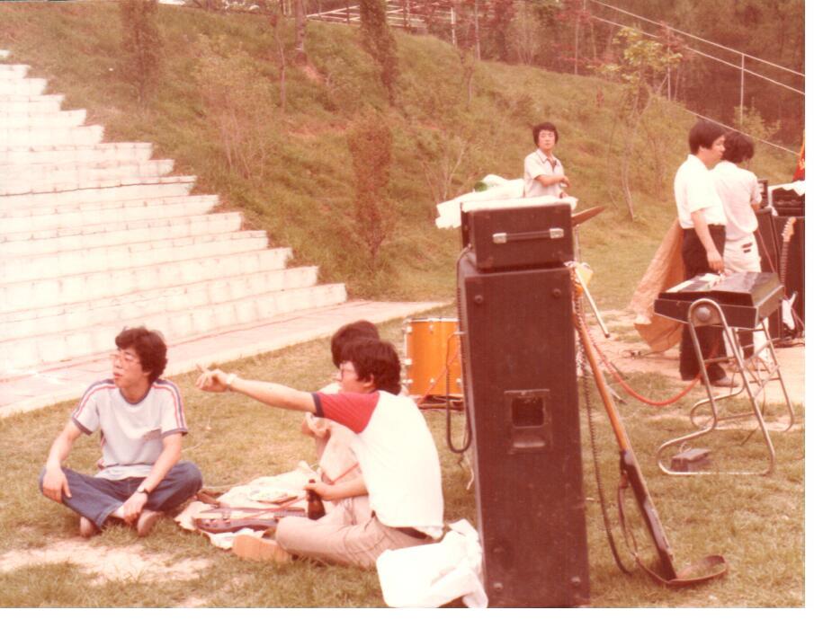 1983
